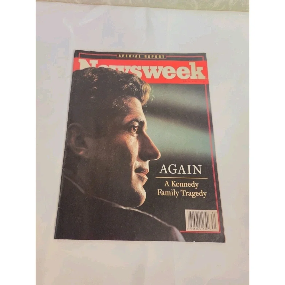 John F Kennedy, Jr Cover Newsweek Magazine July 26, 1999 Special Report RIP